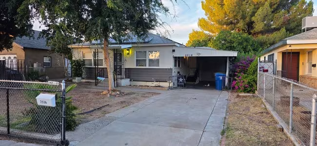 516 Charleston Dr Bakersfield, CA 93308 North Country Meadows Neighborhood