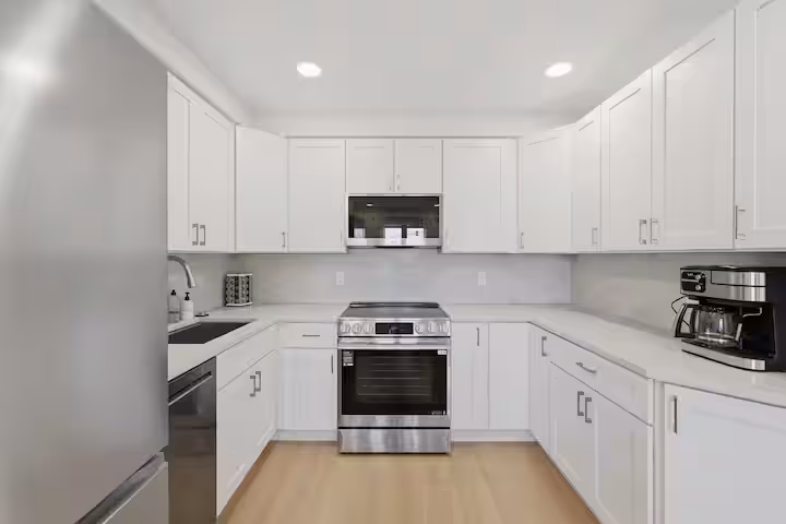 Brand New Large Lux APT minutes from MetLife & NYC